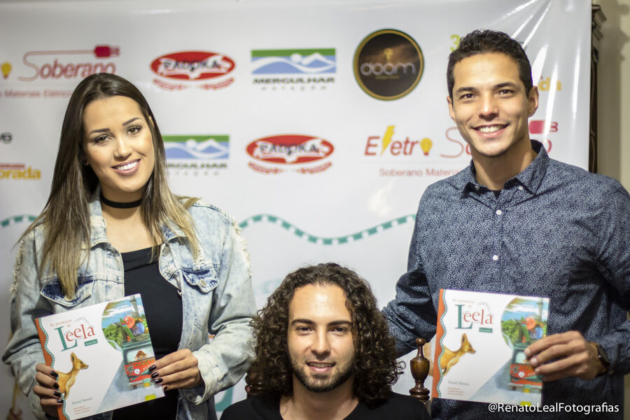 Daniel Bonesi no lançamento do livro As Aventuras de Leela